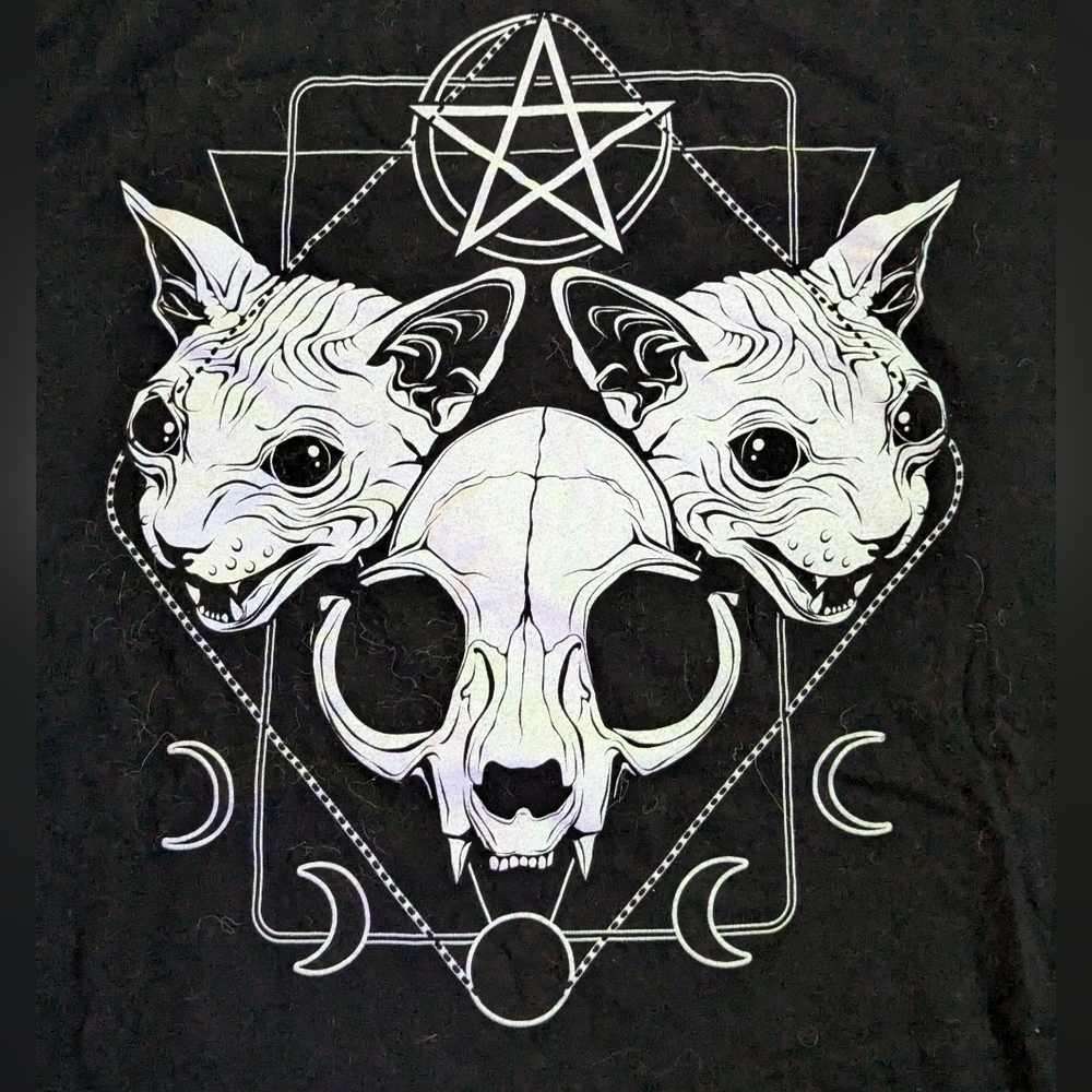Hot Topic Tee